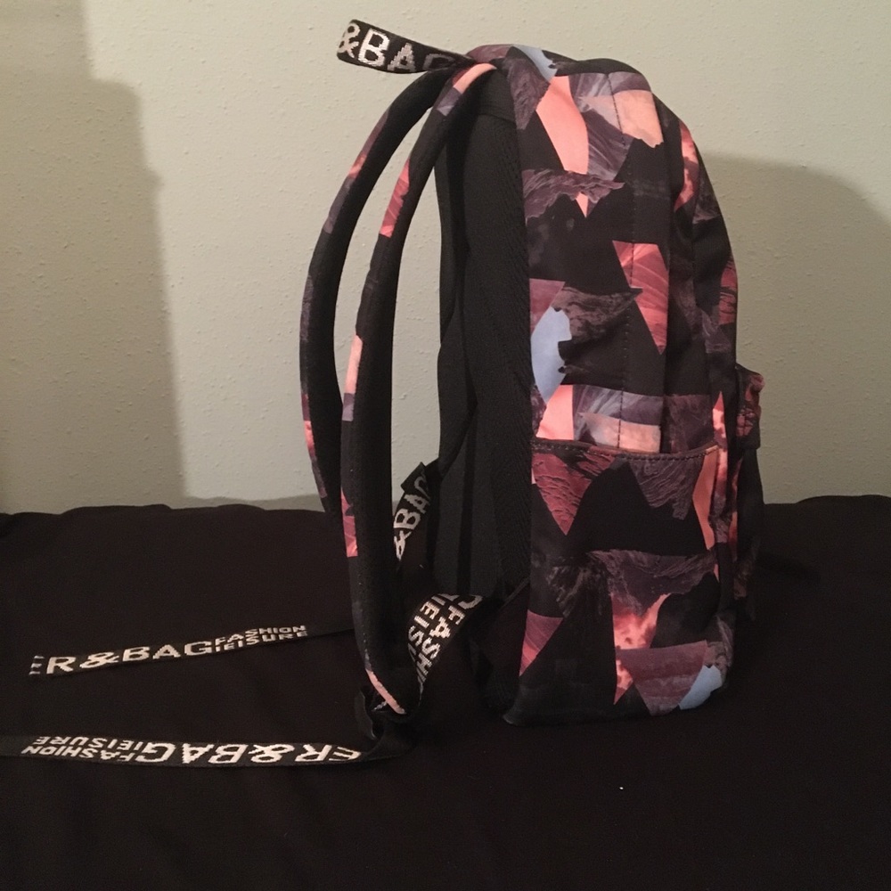 Backpack - Picture 3 of 4